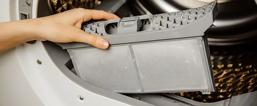 Signs Of A Clogged Dryer Lint Trap in Parlier, California